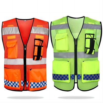 satın al Yüksek görünürlük için 5 cm yükseklikte yansıtıcı bant ve özelleştirilmiş logo ile 120gm Polyester Mesh yansıtıcı güvenlik yeleği Çevrimiçi üretim